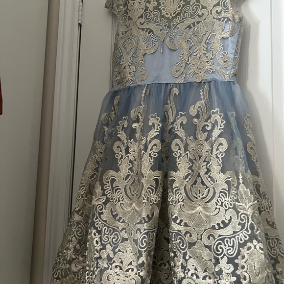 ASOS-Chi Chi London Blue and Cream Lace Dress - Picture 2 of 2